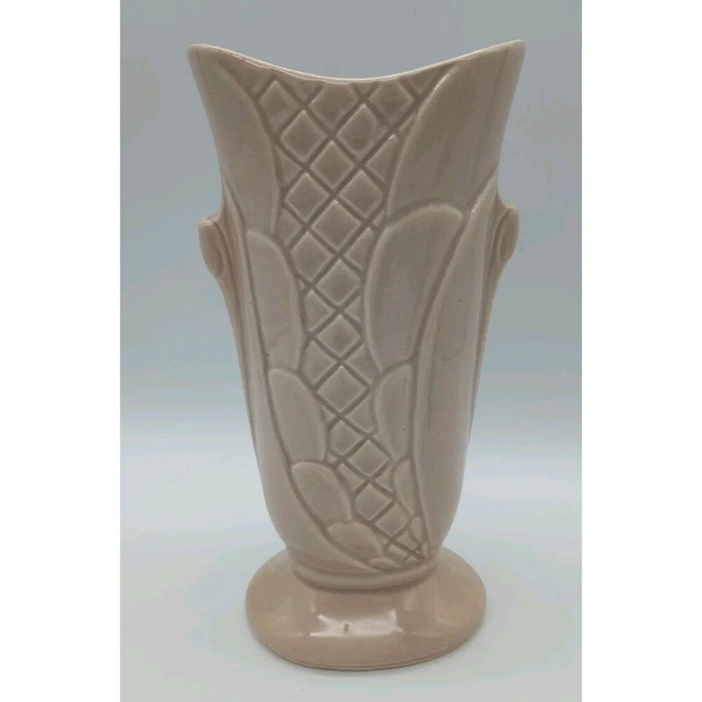 Shawnee Pottery 40s  Double Fan Fish Scale  Vase 8.75